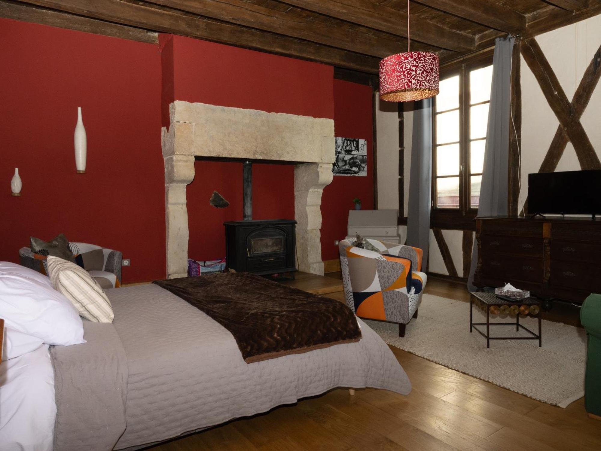 Pont Vieux Chambres Et Gites Confolens Ngoại thất bức ảnh