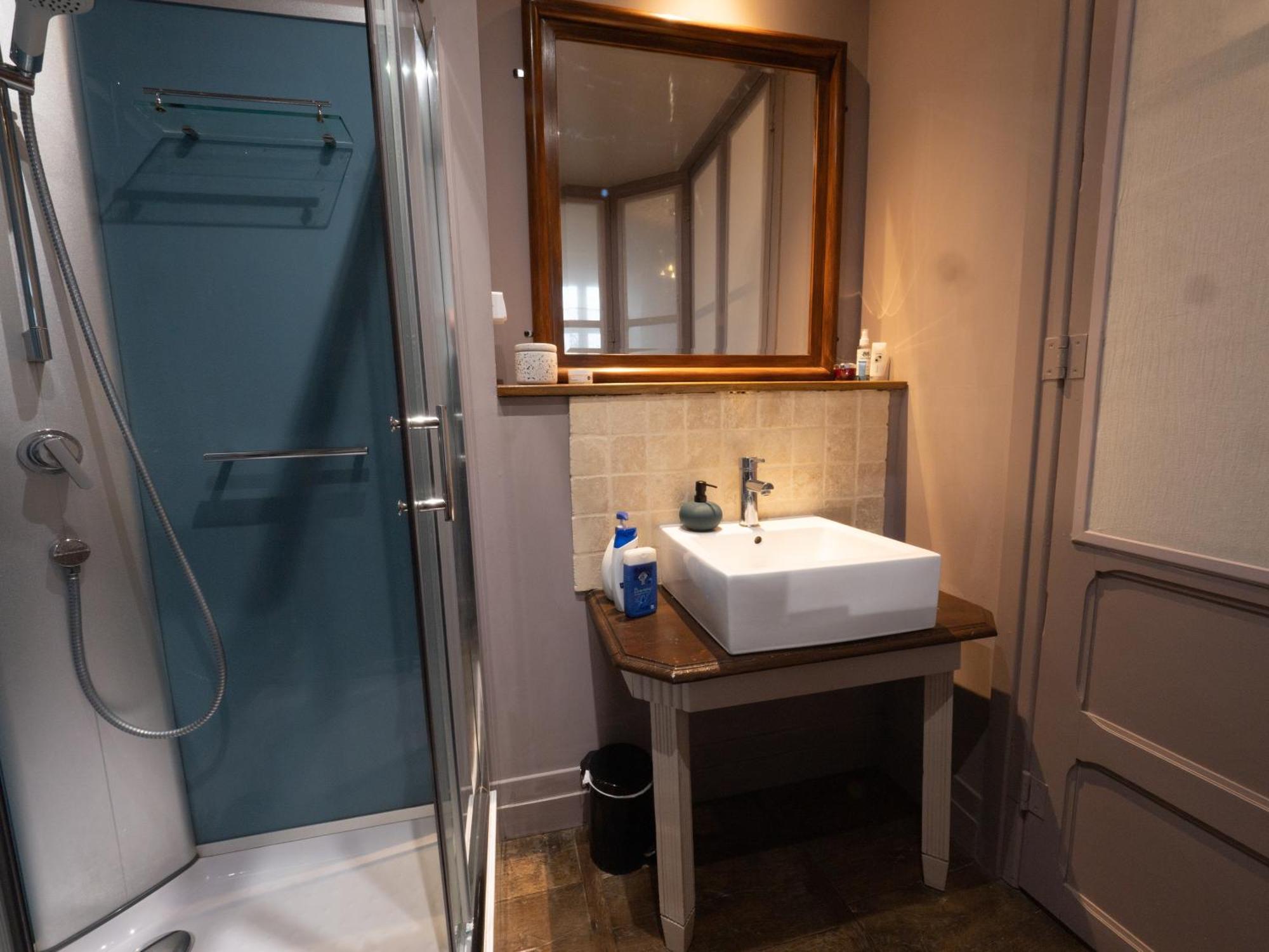 Pont Vieux Chambres Et Gites Confolens Ngoại thất bức ảnh